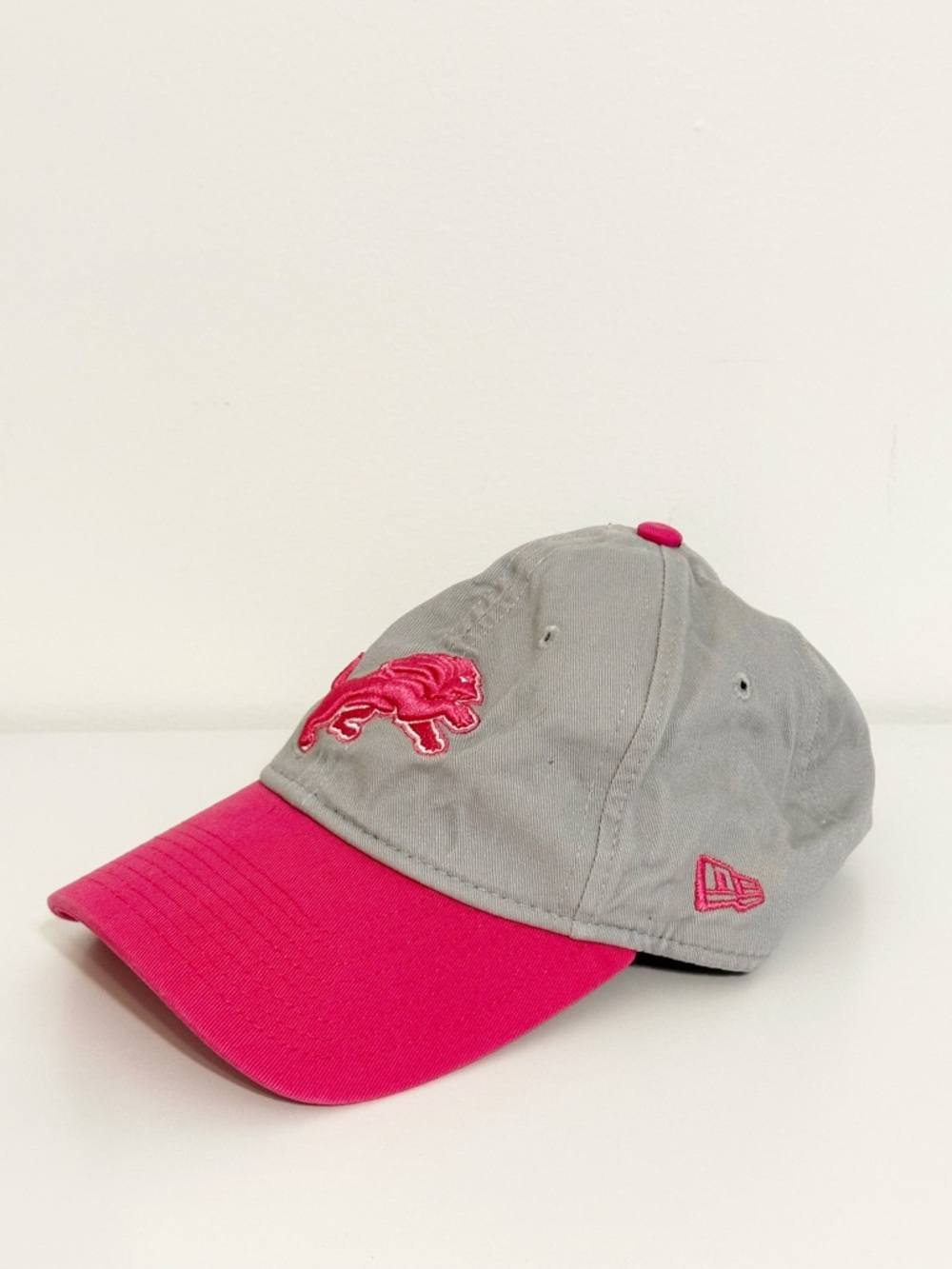 New Era Detroit Lions Women's 9FORTY Hat | Gray & Pink Adjustable NFL Cap